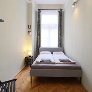  Apartamento Joseph Boulevard - 3bdr, 2bath, 8ppl Hungría